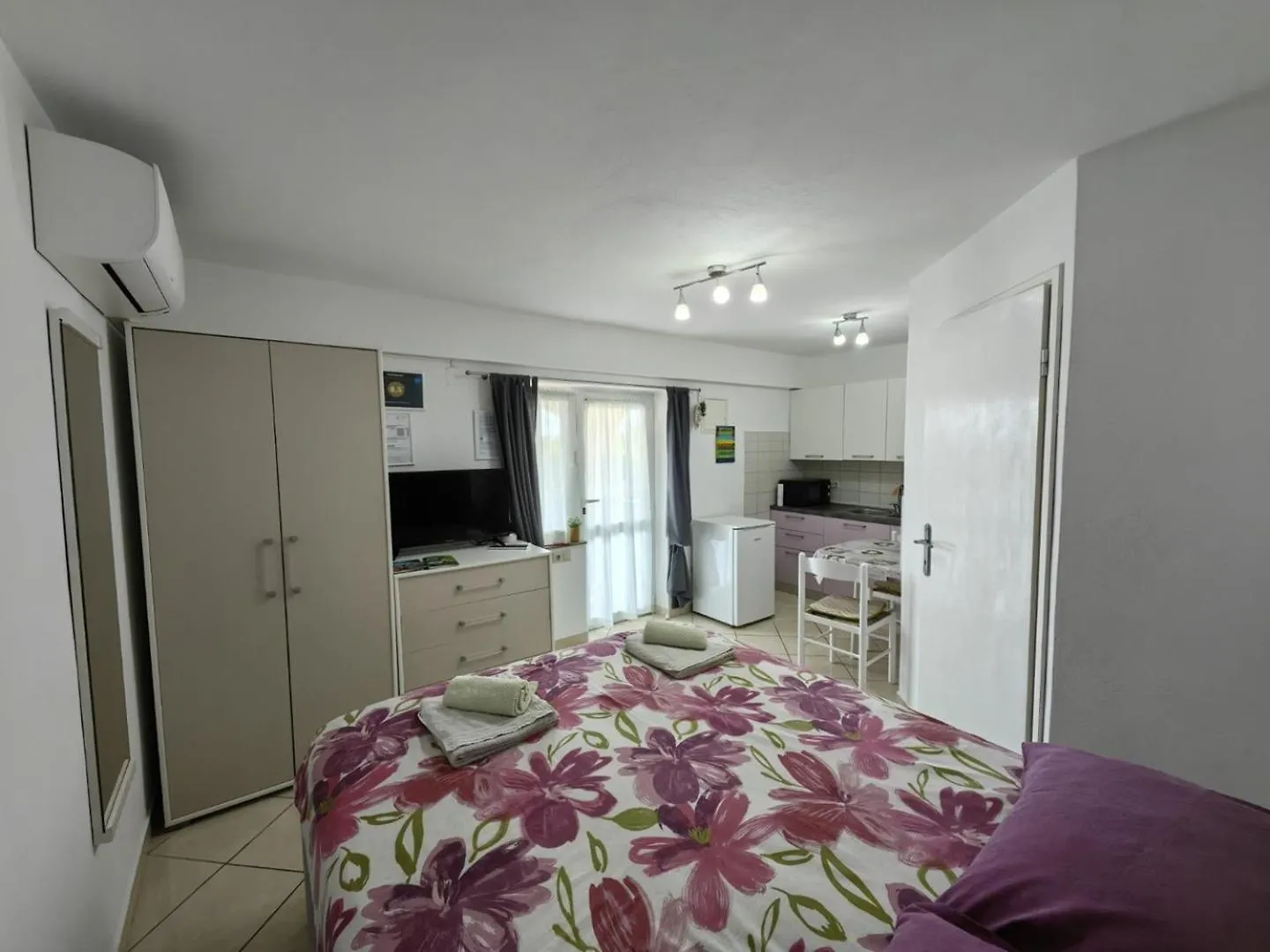 Countryside Studio Apartment Valentina Vrh  0*, Vrh (Krk)